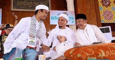 Urgensi Kemesraan Ulama dan Umara Urgensi Kemesraan Ulama dan Umara